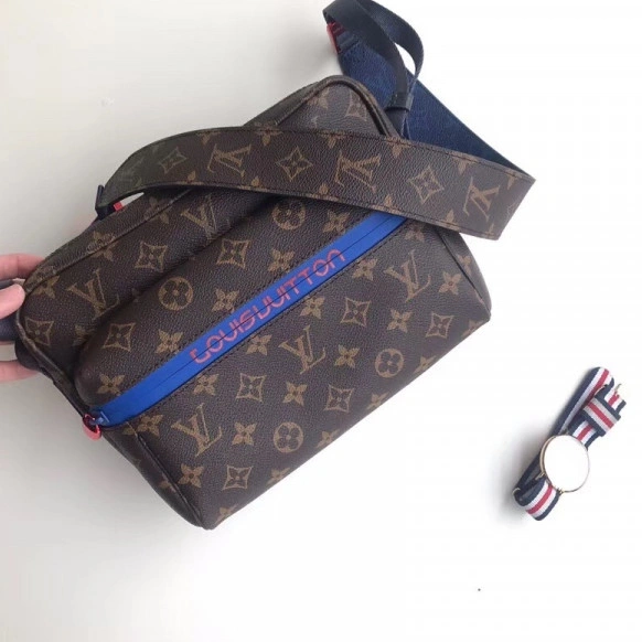 Vuitton Messenger Louis 0813